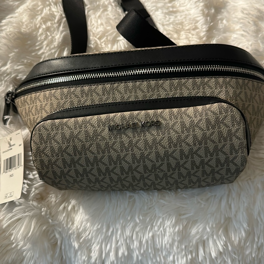 Brandnew MK Men’s Beltbag